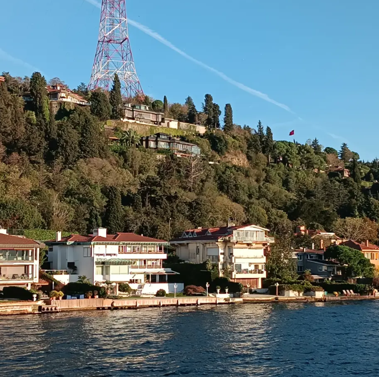 Houses along the Bosphorus shoreline in Istanbul, autumn 2023